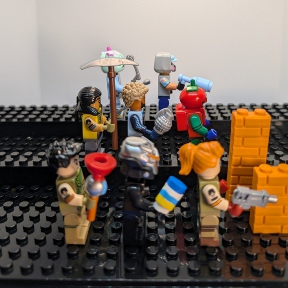 8 Minifigures- Fortnite Videogame Building Block Toys Omega Tomato Head - Picture 4 of 9